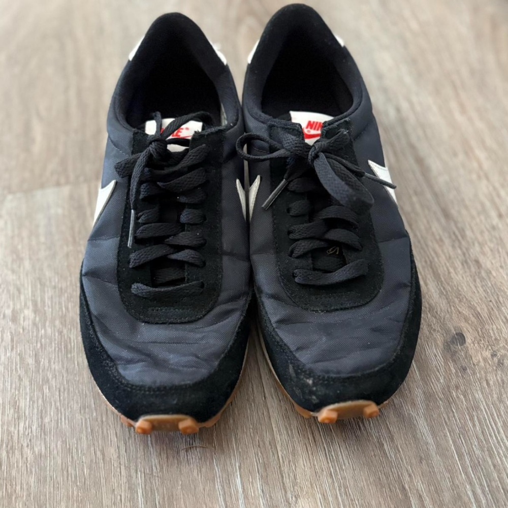 Nike Men's Black and White Sneakers